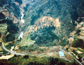 地震で生じた河道閉塞